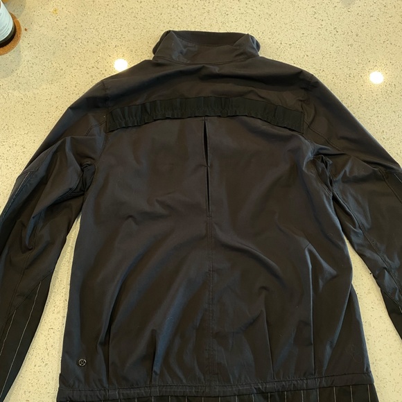 Lululemon Run: Bandit Jacket *Reflective Black - Picture 12 of 14